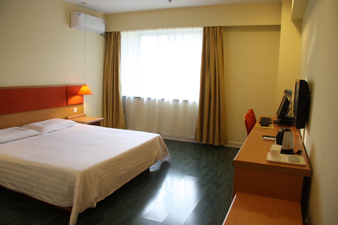 Home Inn Shanghai South Pudong Road Expo Dış mekan fotoğraf