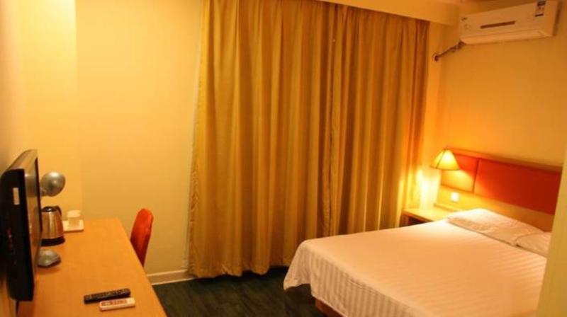 Home Inn Shanghai South Pudong Road Expo Dış mekan fotoğraf